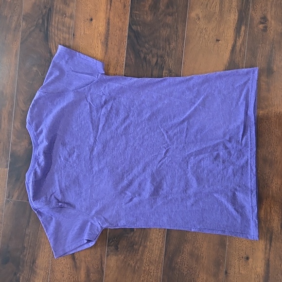 NWT Gildan brand purple T-shirt Size Small - Picture 4 of 4